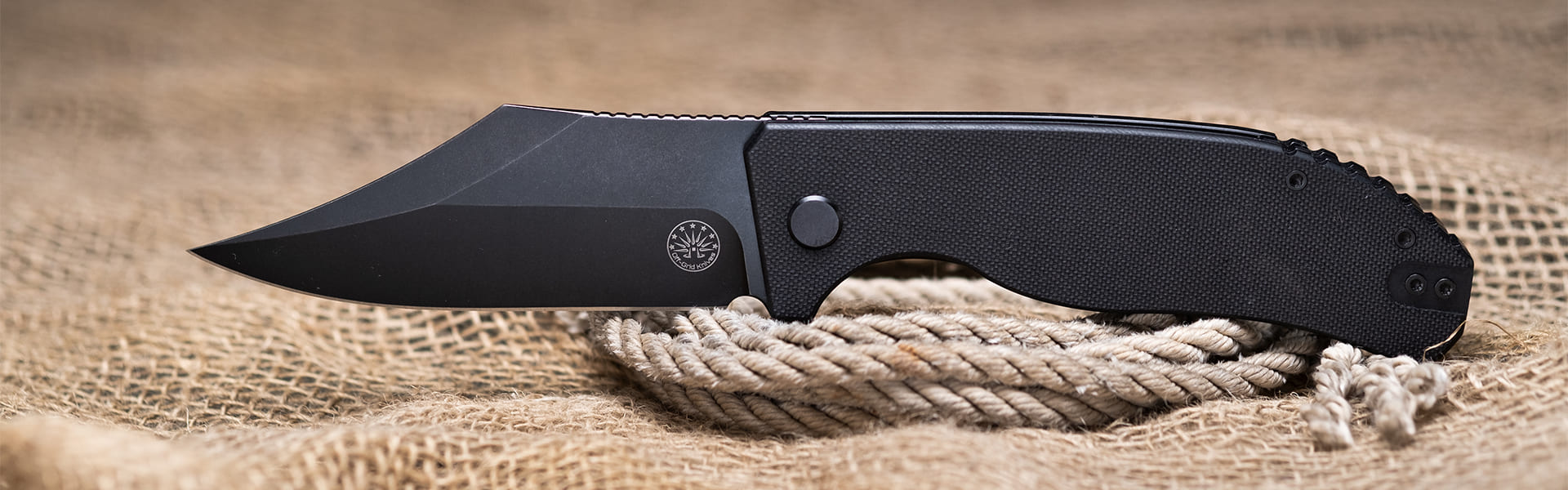 Are Bowie Knives Easy To Carry? Are Bowie Knives Easy To Carry?